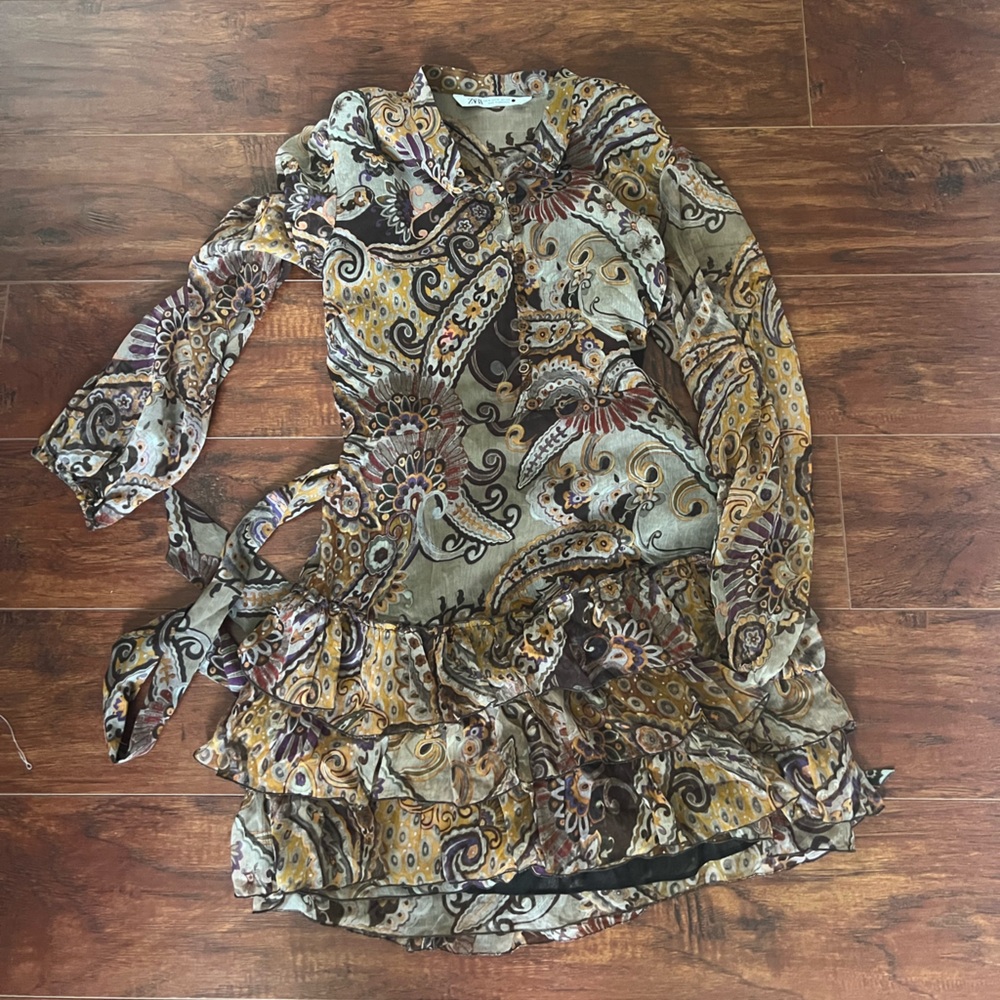 Stunning printed zara dress with belt
